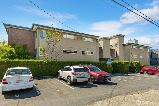 732 11th Ave E Unit 202, Seattle, WA 98102 - view of property with uncovered parking