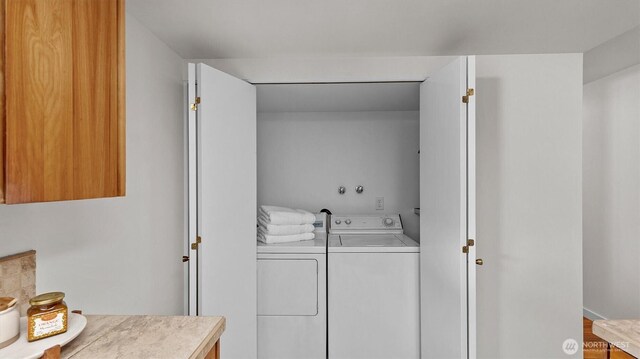 19932 NE 175th St, Woodinville, WA 98077 - washroom with washing machine and dryer