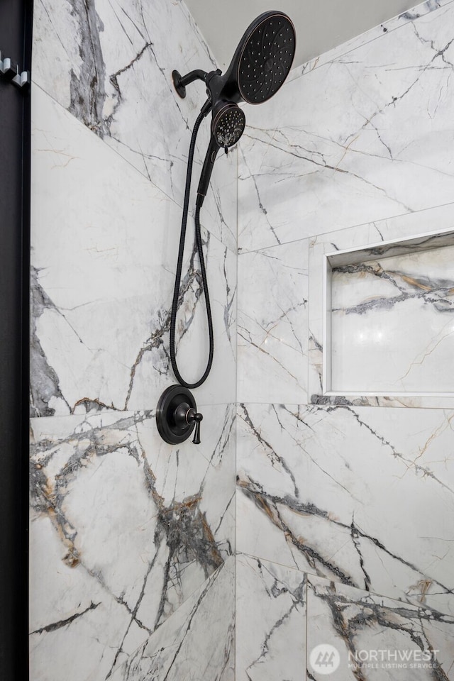 1254 Mchugh Ave, Enumclaw, WA 98022 - bathroom view of tiled shower