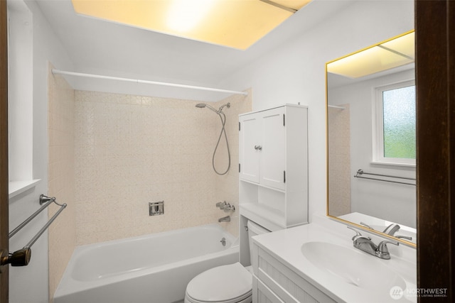 17122 40th Ave W, Lynnwood, WA 98037 - bathroom with toilet, vanity, and  shower combination