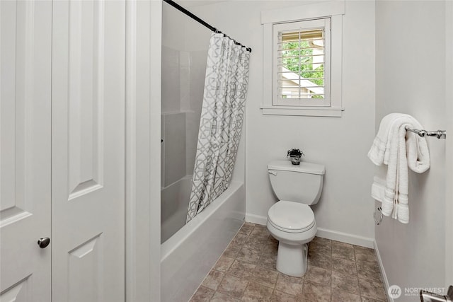 1122 140th Ave SE, Bellevue, WA 98005 - bathroom with toilet, baseboards, and shower / bath combination with curtain