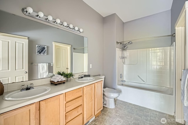 1855 Trossachs Blvd SE Unit 1404, Sammamish, WA 98075 - full bath with bathing tub / shower combination, toilet, and double vanity