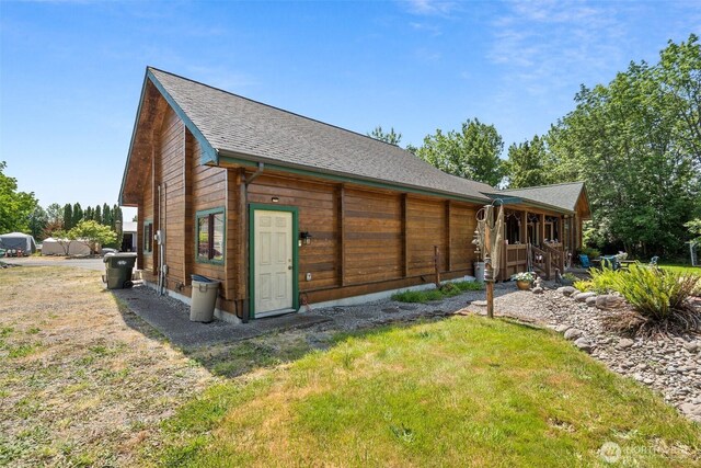505 SW 19th St, Chehalis, WA 98532 - back of property featuring a yard