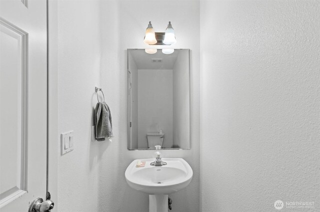 13924 Dogwood Ct, Sultan, WA 98294 - bathroom with a sink