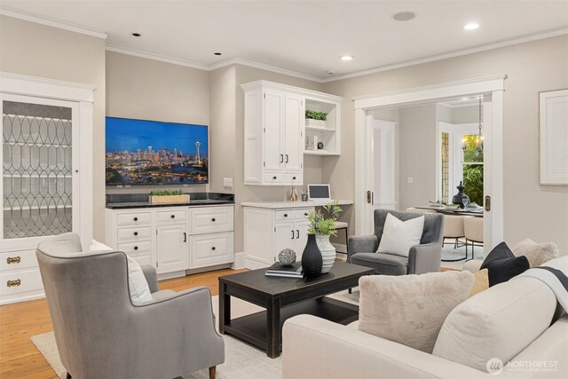 1611 Mcgilvra Blvd E, Seattle, WA 98112 - living room featuring light wood-style floors, crown molding, and recessed lighting