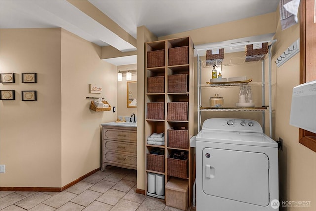 9377 Lone Pine Orchards, Leavenworth, WA 98826 - laundry room featuring washer / clothes dryer, baseboards, and tile patterned flooring