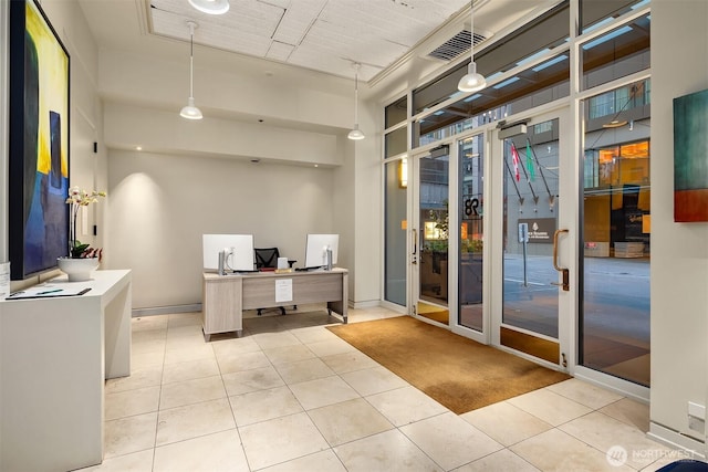 98 Union St Unit 301, Seattle, WA 98101 - tiled office space featuring a towering ceiling