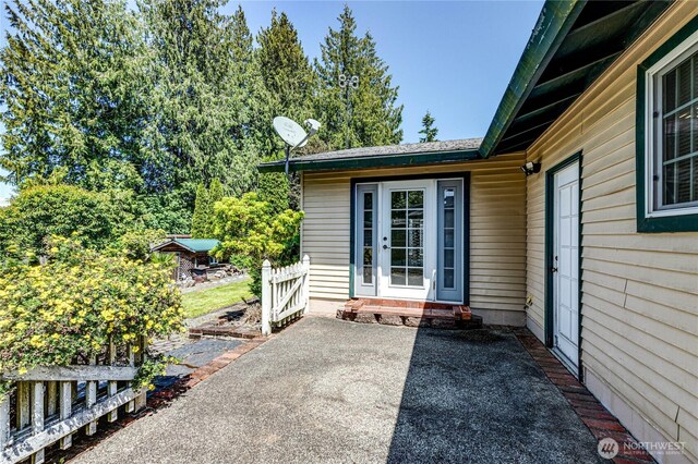 5611 128th Pl SE, Everett, WA 98208 - property entrance with a patio