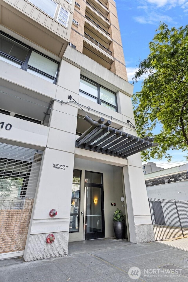 510 6th Ave S Unit 804, Seattle, WA 98104 - view of building exterior