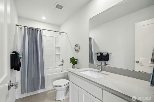 189 Countryman Dr, Monroe, WA 98272 - bathroom with vanity, toilet, shower / tub combo, and recessed lighting