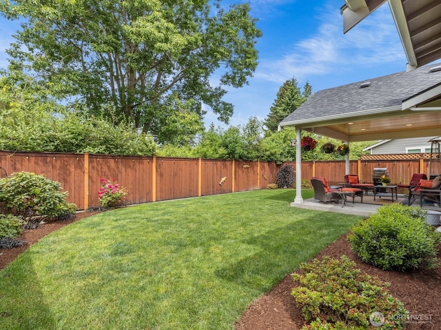 752 Parkland Loop, Sedro Woolley, WA 98284 - fenced backyard featuring a patio