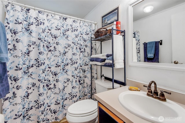 2259 Rincon Ave, Enumclaw, WA 98022 - bathroom featuring toilet, vanity, crown molding, and a shower with shower curtain