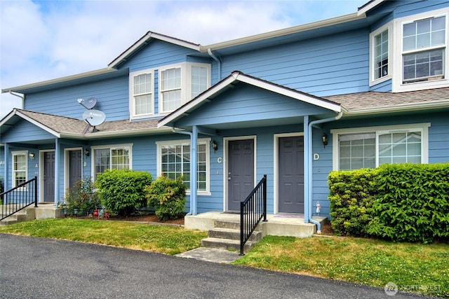 811 S Laventure Rd Unit C, Mount Vernon, WA 98274 - townhome / multi-family property with roof with shingles