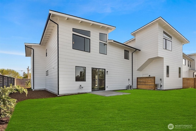 116 4th Ave S, Algona, WA 98001 - back of property with a patio area