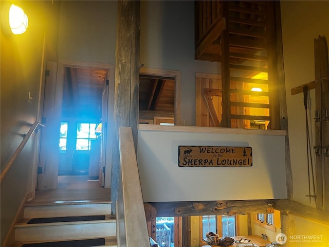 210 Gold Hill Rd, Enumclaw, WA 98022 - view of stairway