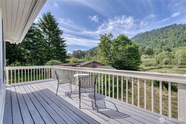 925 Front St S, Issaquah, WA 98027 - deck with a view of trees