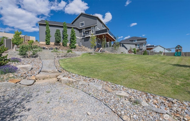 107 Lone Ram Ln, Wenatchee, WA 98801 - back of property with stairs