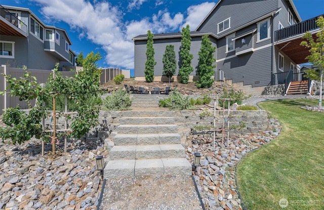 107 Lone Ram Ln, Wenatchee, WA 98801 - view of yard featuring stairway