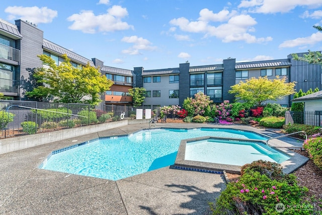 11300 1st Ave NE # 224, Seattle, WA 98125 - view of community pool