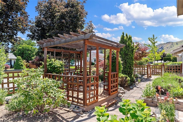 1600 Brandi Ct, Wenatchee, WA 98801 - deck with a pergola