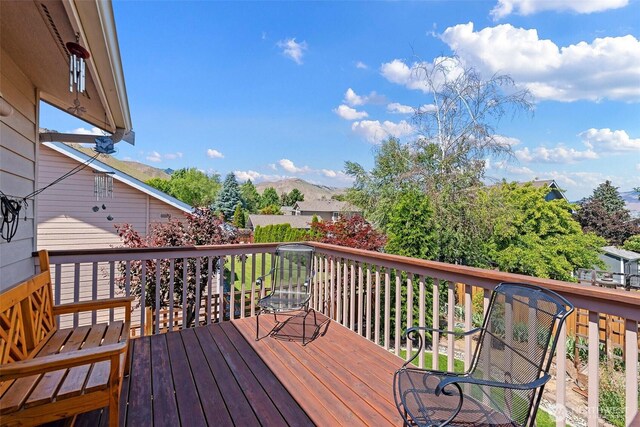 1600 Brandi Ct, Wenatchee, WA 98801 - wooden deck with a mountain view