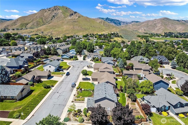 1600 Brandi Ct, Wenatchee, WA 98801 - aerial view of residential area featuring a mountain backdrop