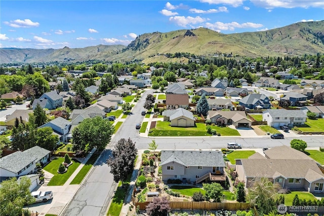 1600 Brandi Ct, Wenatchee, WA 98801 - aerial view of residential area featuring a mountainous background