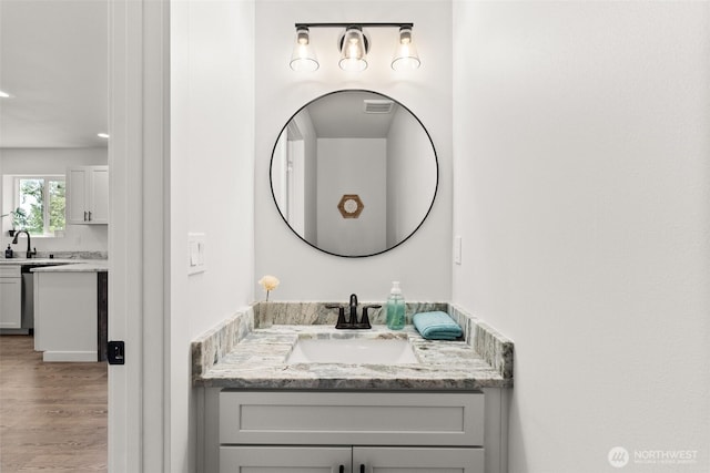 117 Sundown Ct, Chehalis, WA 98532 - bathroom with vanity, wood finished floors, and recessed lighting