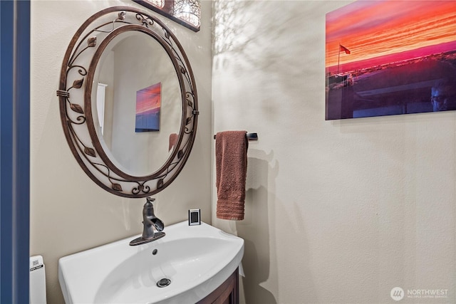 111 Wren Loop SW, Mattawa, WA 99349 - half bathroom featuring vanity