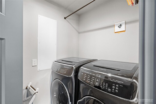 111 Wren Loop SW, Mattawa, WA 99349 - laundry room with washing machine and clothes dryer