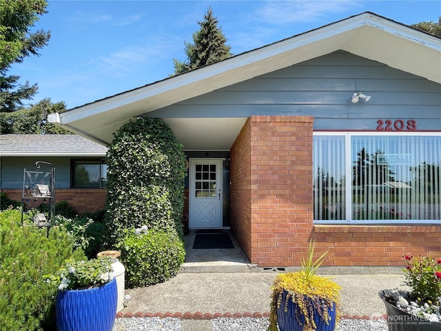 2208 Sandra Ave, Centralia, WA 98531 - property entrance featuring brick siding