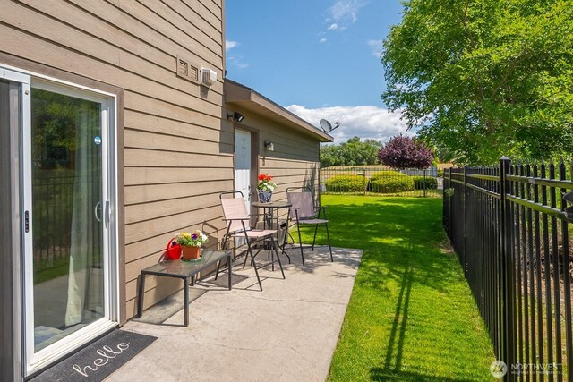 1300 W Marina Dr Unit 1, Moses Lake, WA 98837 - view of patio