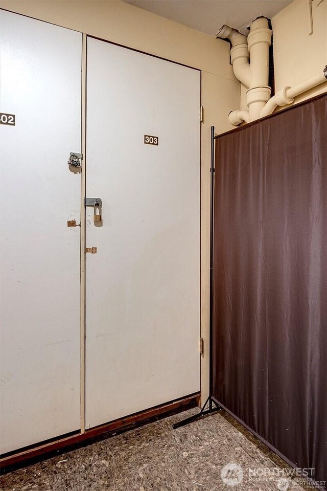 4561 Lake Washington Blvd NE Unit 303, Kirkland, WA 98033 - view of doorway to property