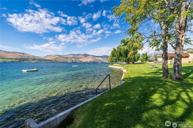 200 Pinnacle Pl, Chelan, WA 98816 - water view featuring a mountain backdrop