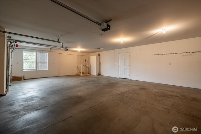 580 Canyon Dr, East Wenatchee, WA 98802 - garage with a garage door opener