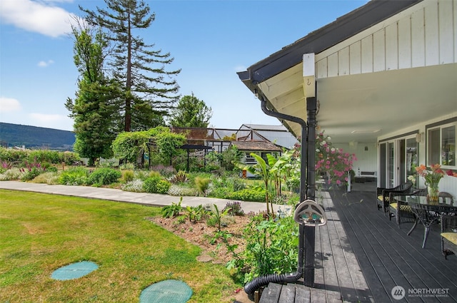 10 E Sunny Sands Rd, Cathlamet, WA 98612 - view of grassy yard featuring a deck