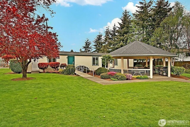 2611 S 288th St Unit 61, Federal Way, WA 98003 - back of house featuring a gazebo and a yard