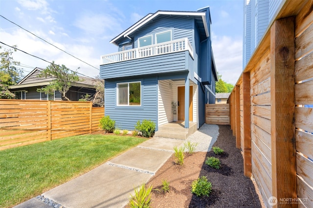 9526 Interlake Ave N, Seattle, WA 98103 - photo 1