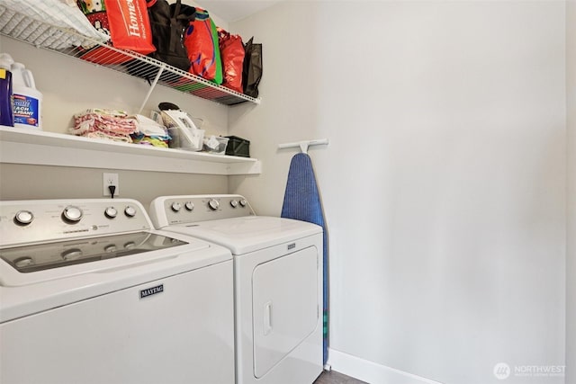 648 S Davis St, Buckley, WA 98321 - laundry room with washing machine and clothes dryer and baseboards