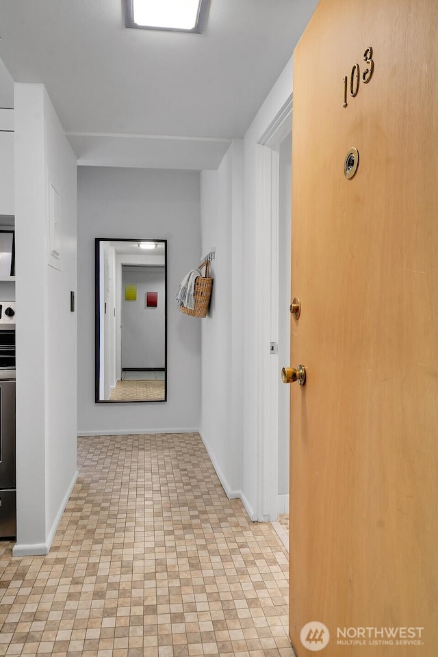 919 2nd Ave W Unit 103, Seattle, WA 98119 - hall with baseboards