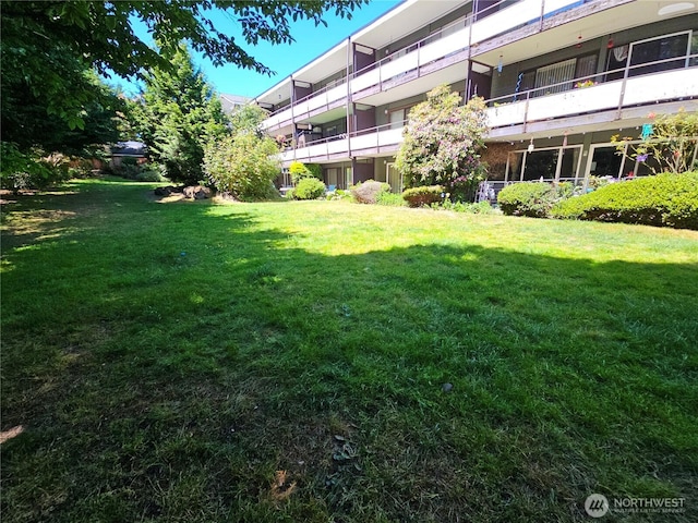 7924 212th St SW Unit 104, Edmonds, WA 98026 - view of grassy yard