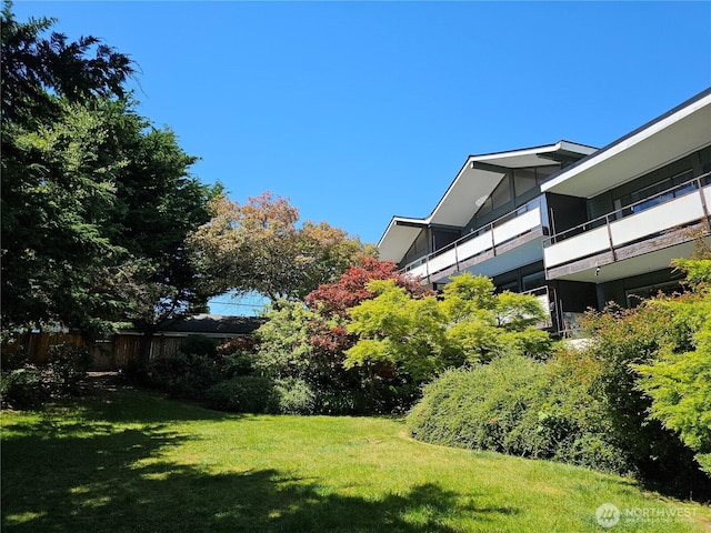 7924 212th St SW Unit 104, Edmonds, WA 98026 - view of grassy yard