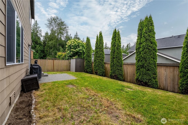 7615 14th St SE, Lake Stevens, WA 98258 - view of yard featuring a patio
