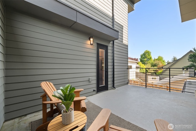 3240 32nd Ave W Unit B, Seattle, WA 98199 - view of patio