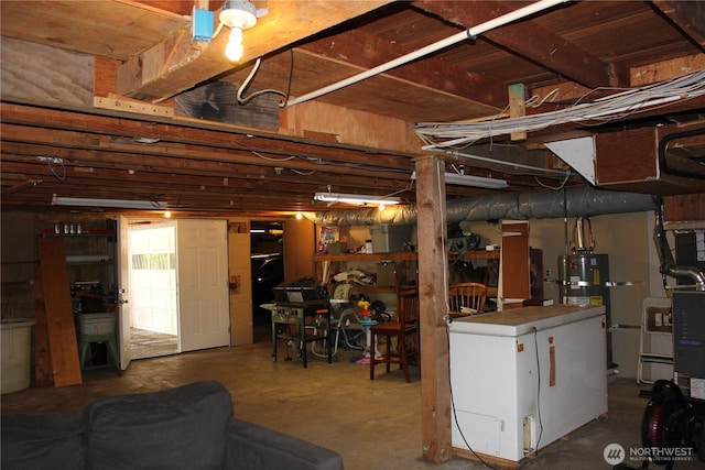 418 SW Canyon Loop, Winlock, WA 98596 - basement featuring gas water heater
