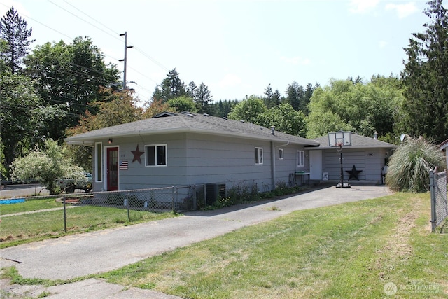 418 SW Canyon Loop, Winlock, WA 98596 - view of front of house with driveway