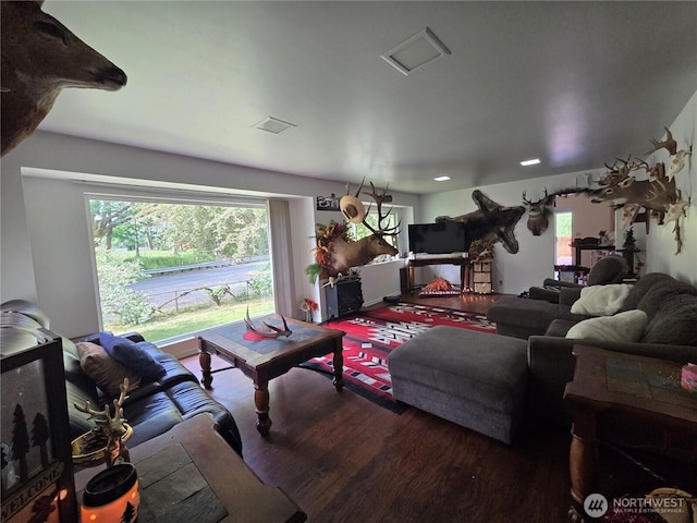 418 SW Canyon Loop, Winlock, WA 98596 - living area with wood finished floors