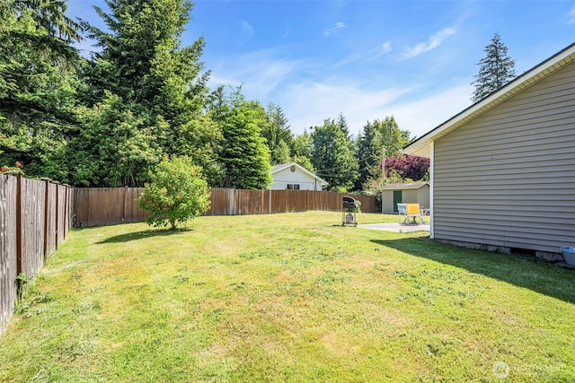 2779 Maple Tree Ln, Camano Island, WA 98282 - view of yard with a patio