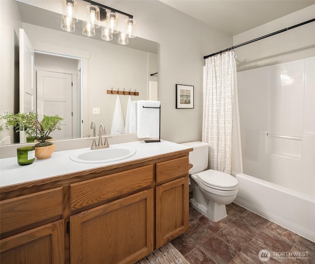 4624 SW 329th Way, Federal Way, WA 98023 - full bathroom featuring vanity, shower / bath combination with curtain, and toilet