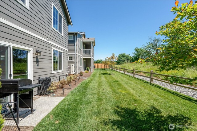 8713 E Gilman Ave, Arlington, WA 98223 - view of yard featuring a patio area